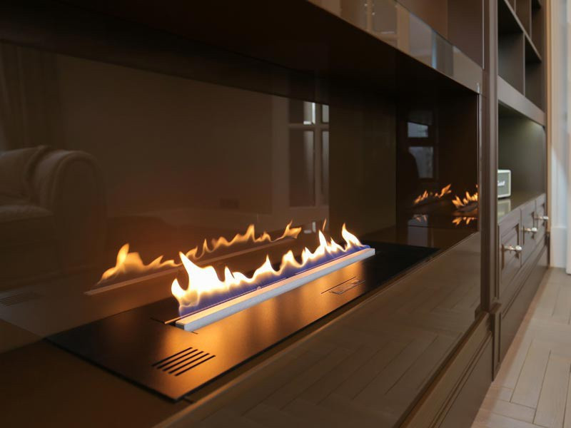 Bio fireplace with an automatic burner