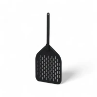 Pala per pizza in alluminio nero traforato con manico staccabile &ndash; 30 cm